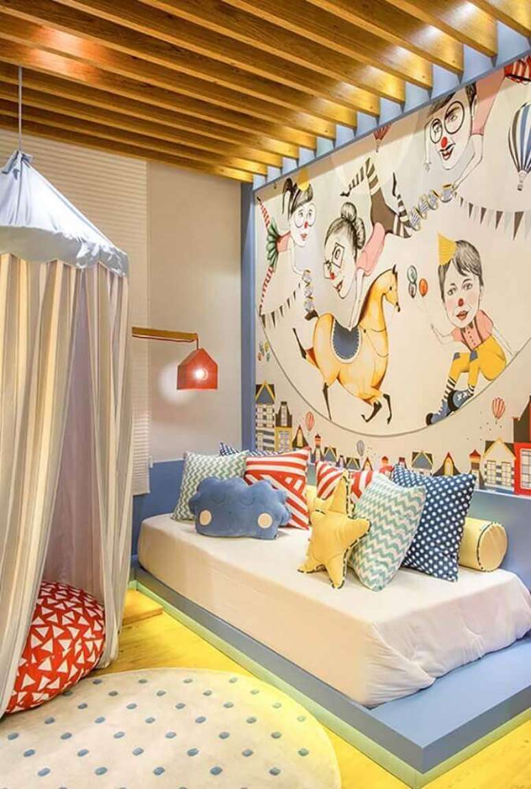 5. Cama japonesa de solteiro para quarto infantil com temática de circo