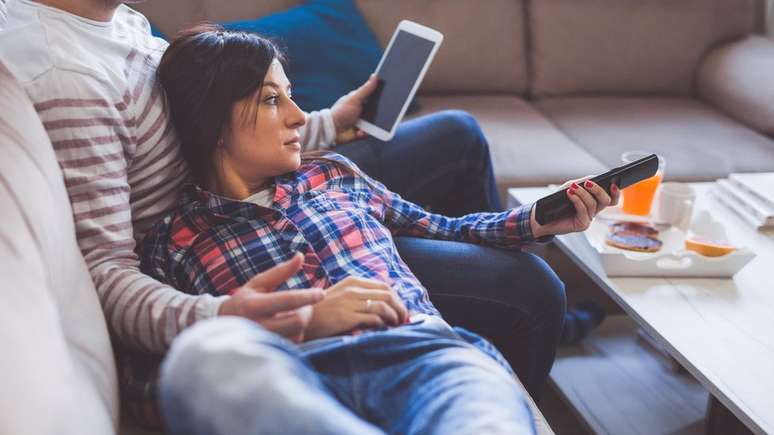 O aparelho escutou a conversa de um casal e enviou para um dos contatos