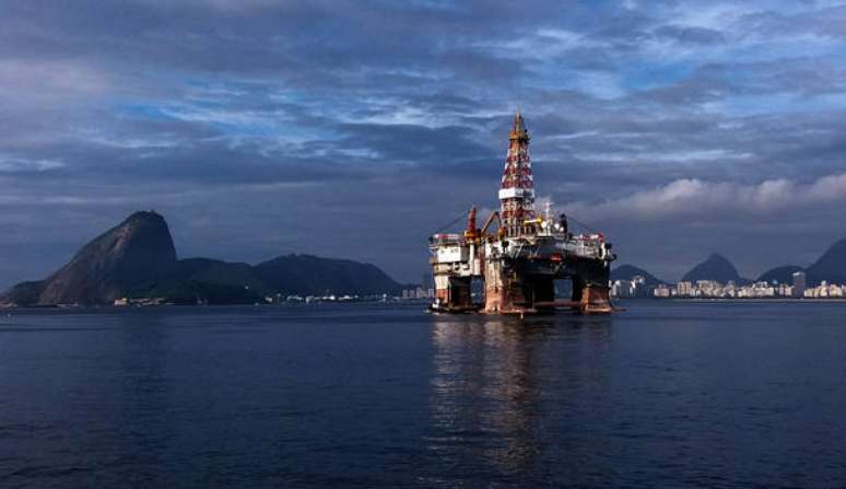 As greves de petroleiros podem afetar a produção da Petrobrás, mas geralmente não interrompem o abastecimento por conta dos estoques das distribuidoras