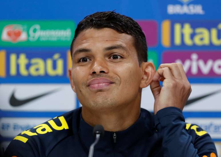 Thiago Silva durante coletiva de imprensa em Londres, Inglaterra, onde a Seleção Brasileira tem se preparado para a Copa do Mundo