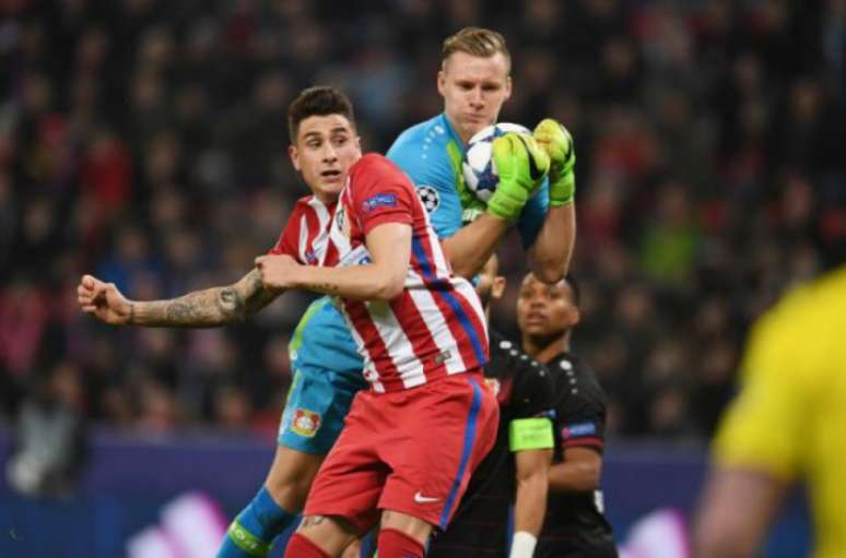 Giménez está na mira do rival Real (Foto: PATRIK STOLLARZ / AFP)