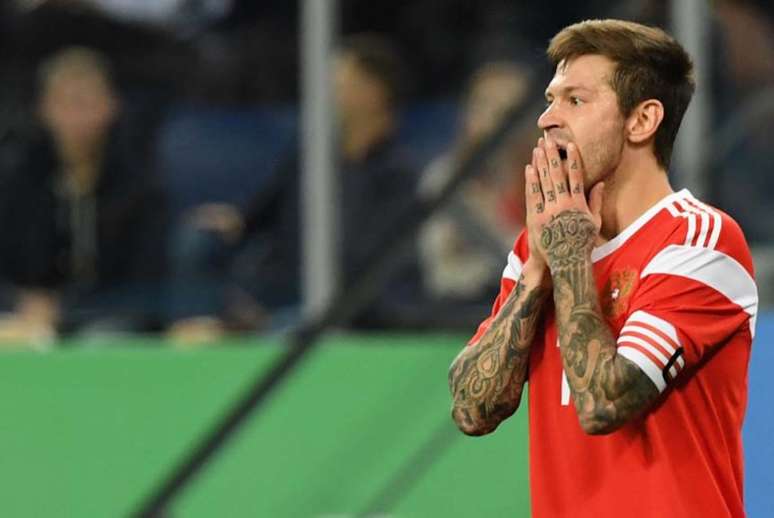 Sem Glushakov, o atacante Fedor Smolov passa a ser a esperança dos russos (Foto: KIRILL KUDRYAVTSEV / AFP)