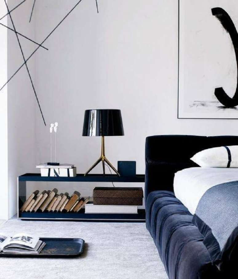 8. Os nichos para quarto tamb&eacute;m podem ser usados como criado-mudo e otimizar o seu espa&ccedil;o