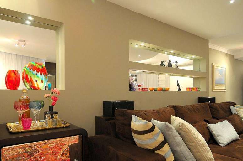 26. Os nichos espelhados podem aumentar o ambiente visualmente