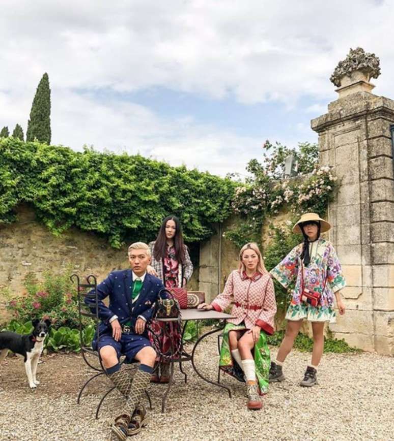 Os blogueiros Bryanboy, Susie Lau, Yoyo Kulala e Tina Leung, convidados do desfile, estão hospedados no Château de Flaugergues 