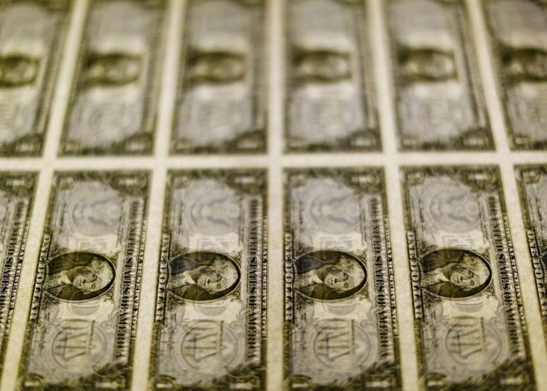 Notas de d&oacute;lar dos EUA fotografados em Washington, EUA
14/11/2014
REUTERS/Gary Cameron
