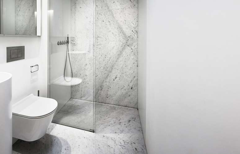 44. Cer&acirc;mica que imita m&aacute;rmore