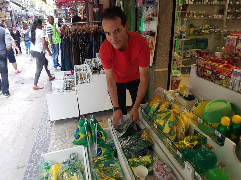 Saulo Santos, vendedor: &#034;povo quer é comida na mesa&#034;