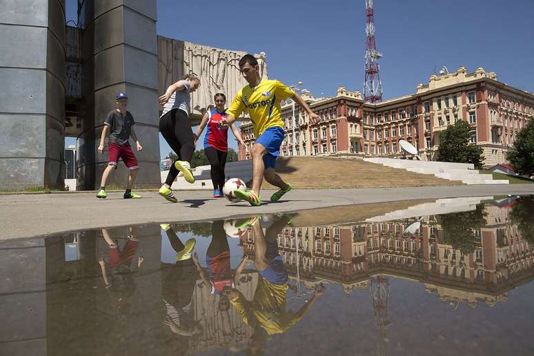 Pelada no centro de Rostov-on-Don, palco da estreia do Brasil na Copa, no dia 17 de junho, contra a Suíça. Rostov é terra do povo cossaco e goza de um status elevado entre as principais cidades da Rússia europeia graças à sua posição geográfica privilegiada, apenas a 32km distante do Mar de Azov