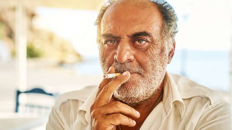 Mais de 50% dos homens gregos fumam regularmente