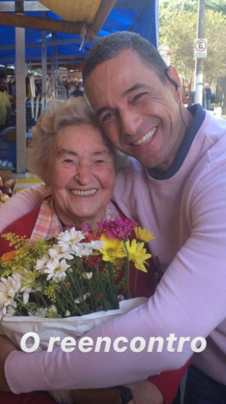 Fabr&iacute;cio e Regina durante o reencontro