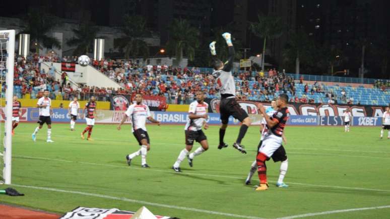 Junior Brandão marcou dois gols contra o Oeste na última rodada da Série B do Brasileirão(Foto: Divulgação / Twitter)