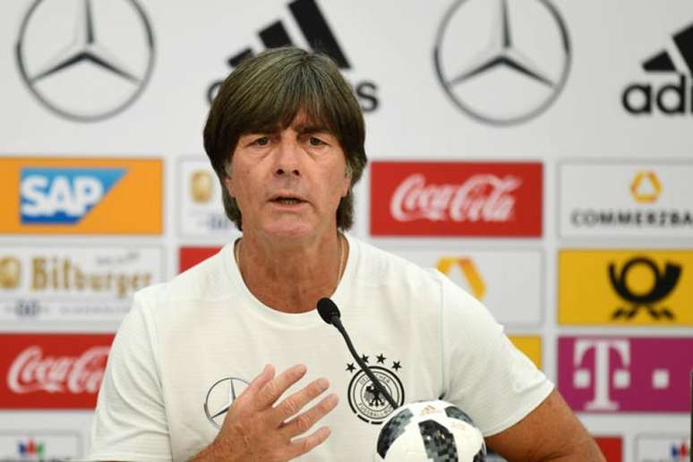 Löw está em Appiano, na Itália, com a seleção da Alemanha (Foto: Miguel Medina / AFP)