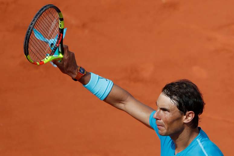 Atual número um do mundo, Rafael Nadal, levou a melhor e avançou na luta por seu 11º título de Roland Garros. 