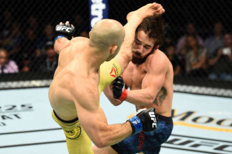 Marlon Moraes somou sua terceira vitória seguida e ainda levou mais US$ 50 mil para casa (Foto: Getty Images/UFC)