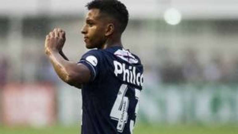 Rodrygo comanda a goleada do Santos na Vila