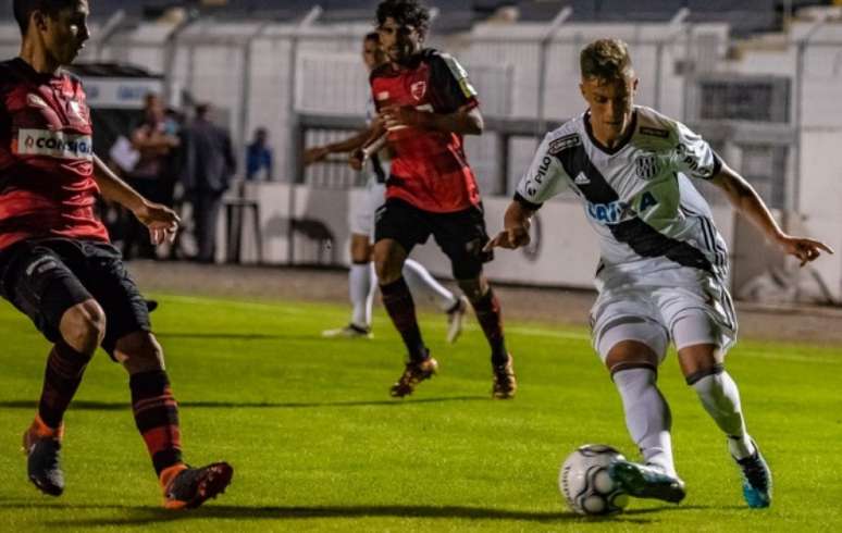 Ponte Preta e Oeste ficam no empate e se complicam na tabela da Série B (Foto: FabioLeoni/PontePress)