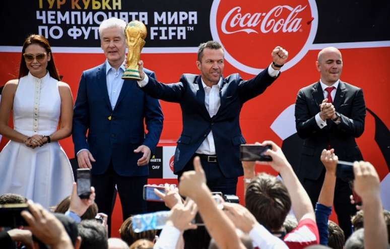 Evento marca a chegada da Taça da Copa do Mundo a Moscou (Foto: Reprodução / Twitter)