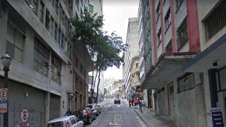 Rua São Francisco nº77, no centro de São Paulo