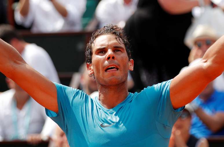 Nadal comemora vitória em Roland Garros
 4/6/2018    REUTERS/Charles Platiau 