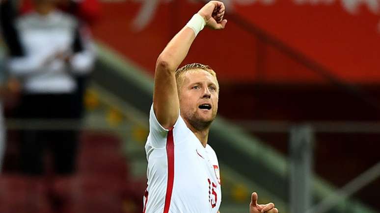 Kamil Glik é cortado da Copa devido a uma lesão no ombro (Foto: AFP)