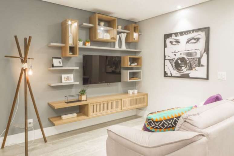 6. A lumin&aacute;ria de madeira de piso tamb&eacute;m pode ter um design diferente, sem uma c&uacute;pula. Projeto de Red Square Arquitetura