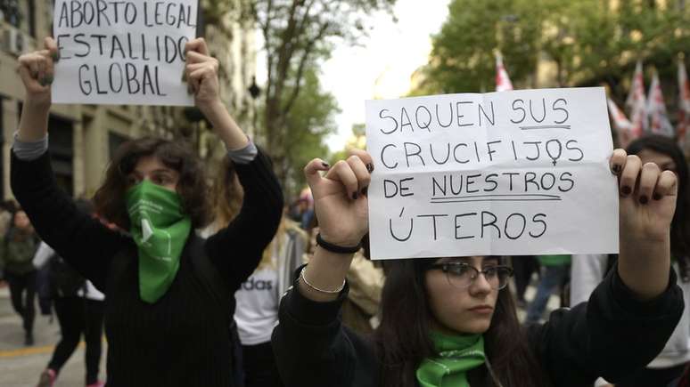Aborto é um tema quenta na Argentina no momento, com manifestações pró e contra a descriminalização do aborto