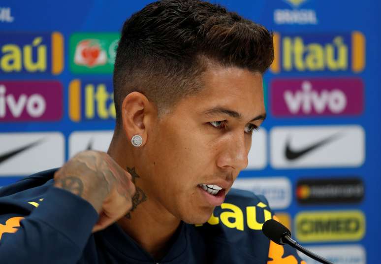 Firmino concede entrevista em Londres
 6/6/2018      Action Images via Reuters/Matthew Childs 