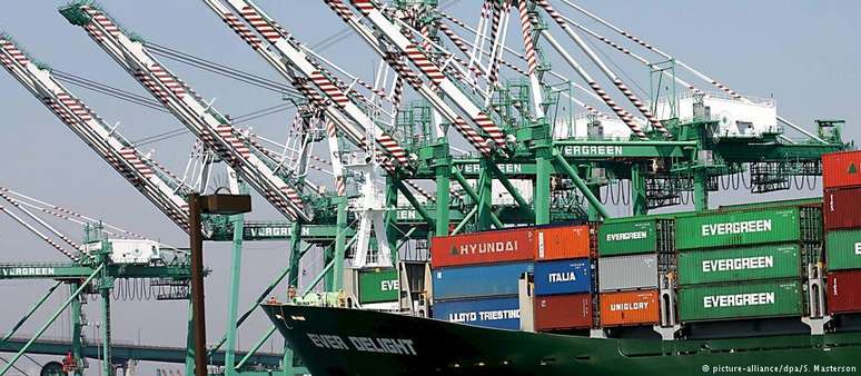 Comissão Europeia planeja inicialmente introduzir tarifas sobre importações americanas no valor de 2,8 bilhões de euros