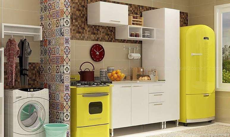 29. Arm&aacute;rios brancos e fog&atilde;o e geladeira amarelos. Projeto de Lojas KD