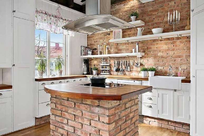 1. Decoração rústica com paredes de tijolinho e balcão para cozinha com ilha