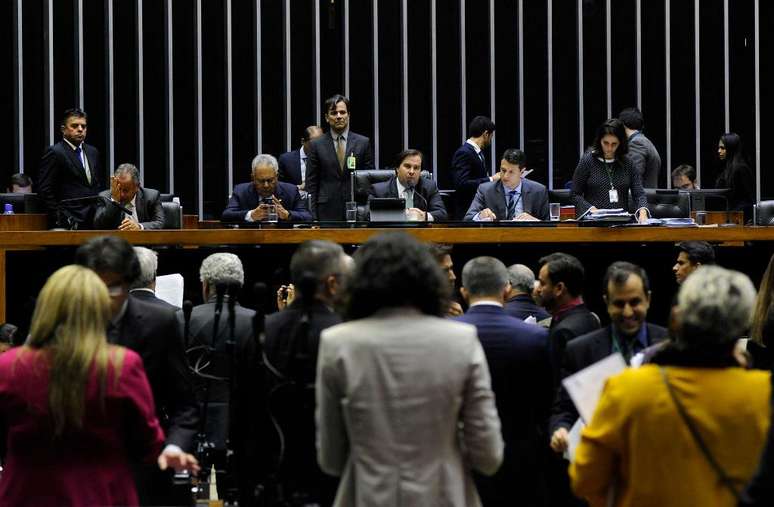 Ordem do dia para discuss&atilde;o e vota&ccedil;&atilde;o de diversos projetos no Plen&aacute;rio da C&acirc;mara dos Deputados