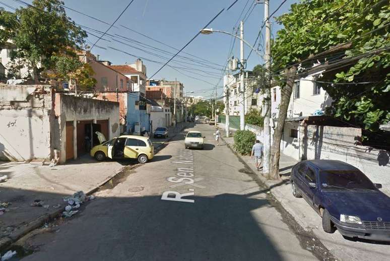 Policiais foram acionados após o roubo de um veículo na rua Senador Nabuco, na Vila Isabel, zona norte do Rio