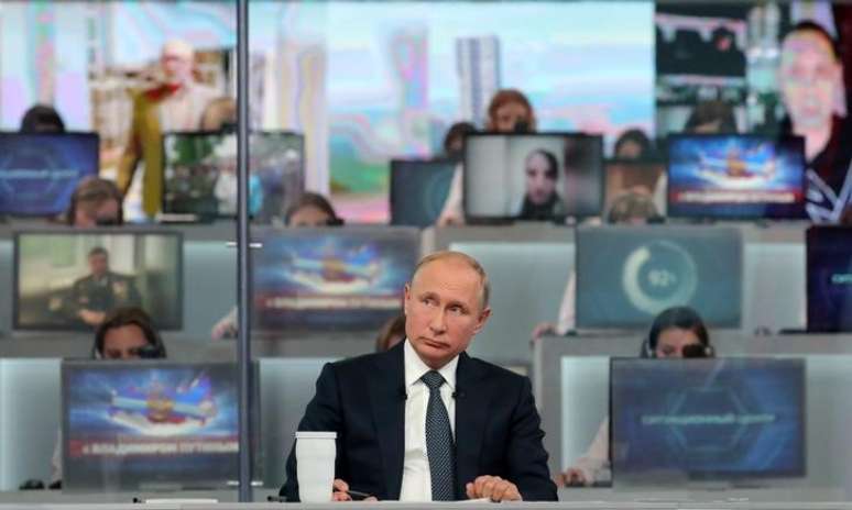 Preocupado com padrão de vida dos russos, Putin diz que economia ...