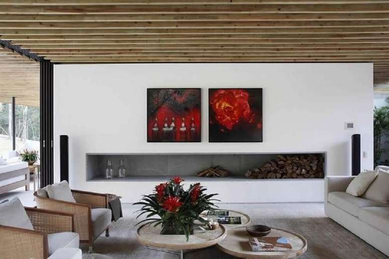 30. Lareiras ajudam a compor a decora&ccedil;&atilde;o dos ambientes de um lar