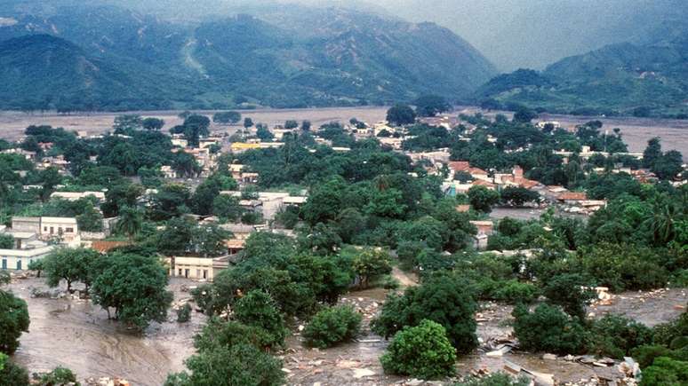 A cidade de Armero, na Col&ocirc;mbia, foi palco de deslizamentos de terra e inunda&ccedil;&otilde;es por causa do vulc&atilde;o Nevado del Ruiz, em 1985