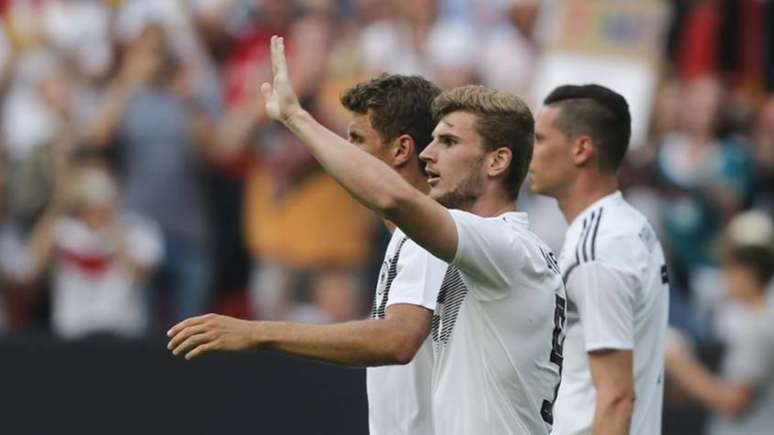 Alemanha vence a Arábia Saudita por 2 a 1 (Foto: LEON KUEGELER / AFP)
