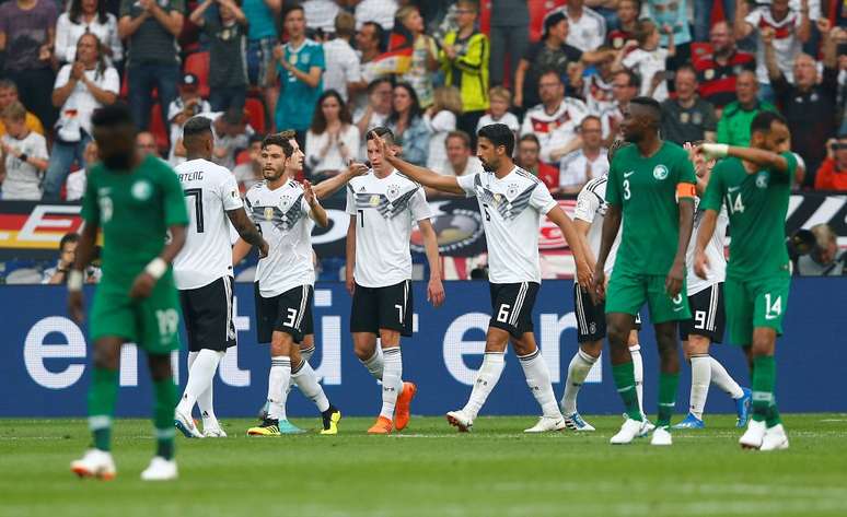 Alemanha bateu a Arábia Saudita por 2 a 1