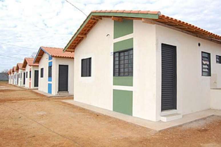 15 – Construção de casas em condomínios populares.