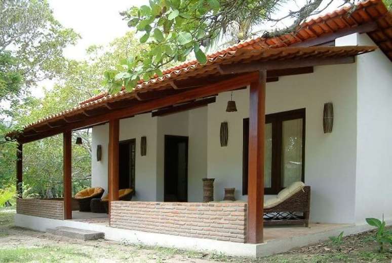 8 – Construção de casa simples com varanda.