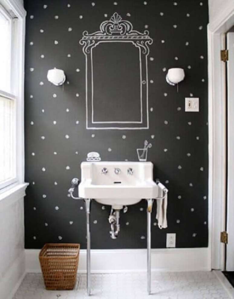 22. Ideias para decorar paredes com tinta lousa em lavabo