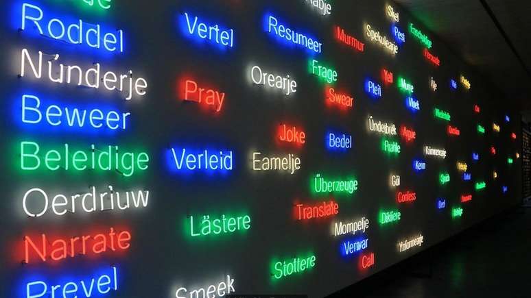 L&acirc;n fan taal apresenta um cat&aacute;logo extenso das l&iacute;nguas do mundo