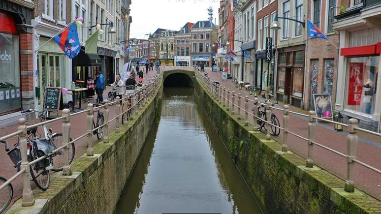 Leeuwarden mant&eacute;m o recorde da cidade com mais varia&ccedil;&otilde;es no nome