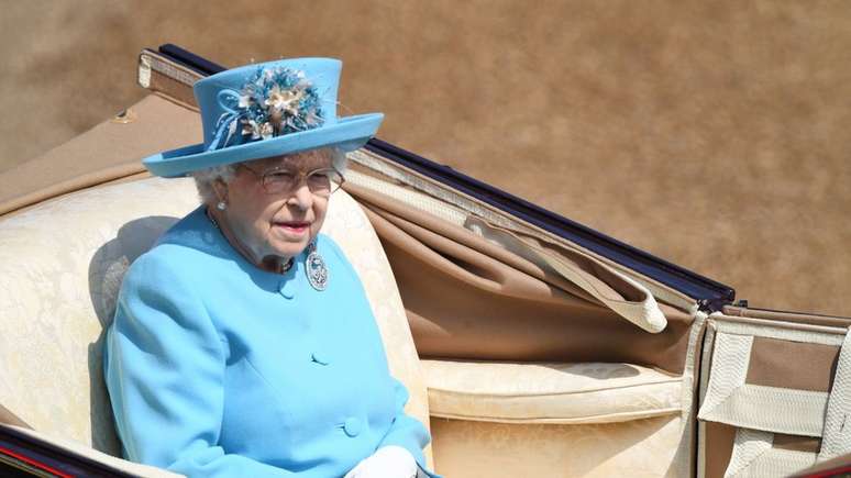 O evento que ocorre sempre em junho celebra o aniversário do soberano britânico; a rainha completou 92 anos em abril