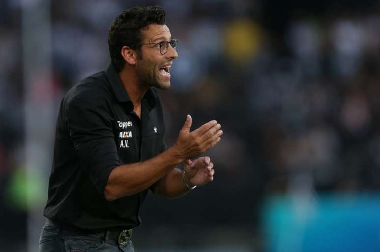 Alberto Valentim está no Botafogo desde fevereiro (Foto: Vítor Silva/SSPress/Botafogo)