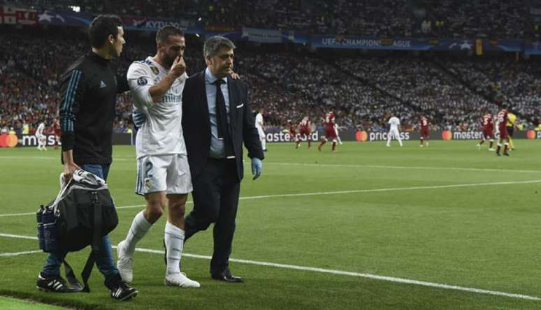 Carvajal lesionou-se na decisão da Liga dos Campeões (Foto: Paul Ellis / AFP)