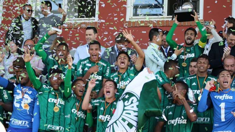 Palmeiras deve homenagear time campeão do Mundial sub-17 na 4ª