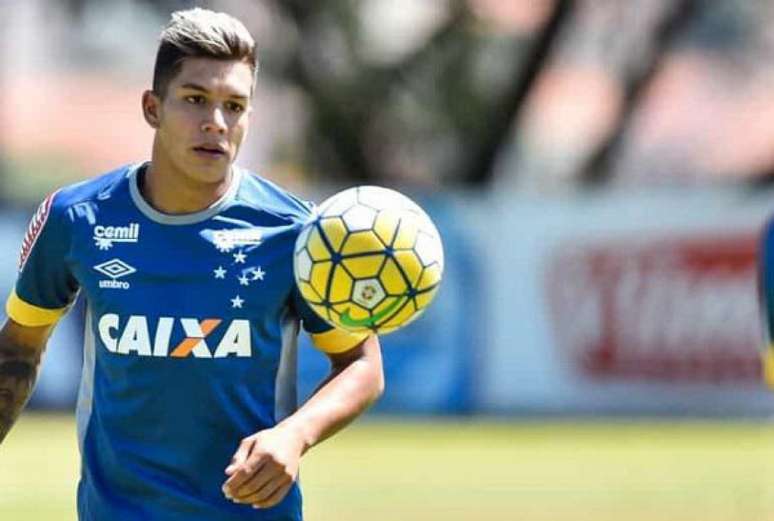 Lucas Romero pode ganhar titularidade contra o Paraná (Light Press/ Cruzeiro)