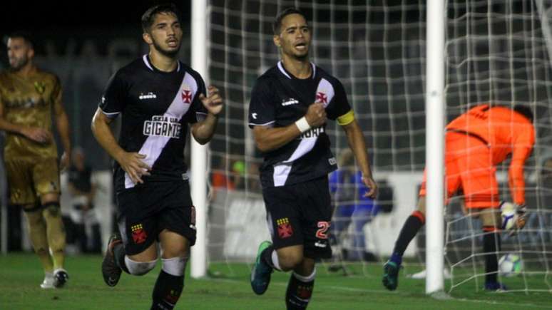 Yago Pikachu comemora um dos gols contra o Sport (Paulo Fernandes/Vasco.com.br)