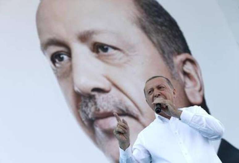 Turquia acusa Áustria de promover 'guerra religiosa'